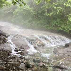 kamuiwakkayu falls